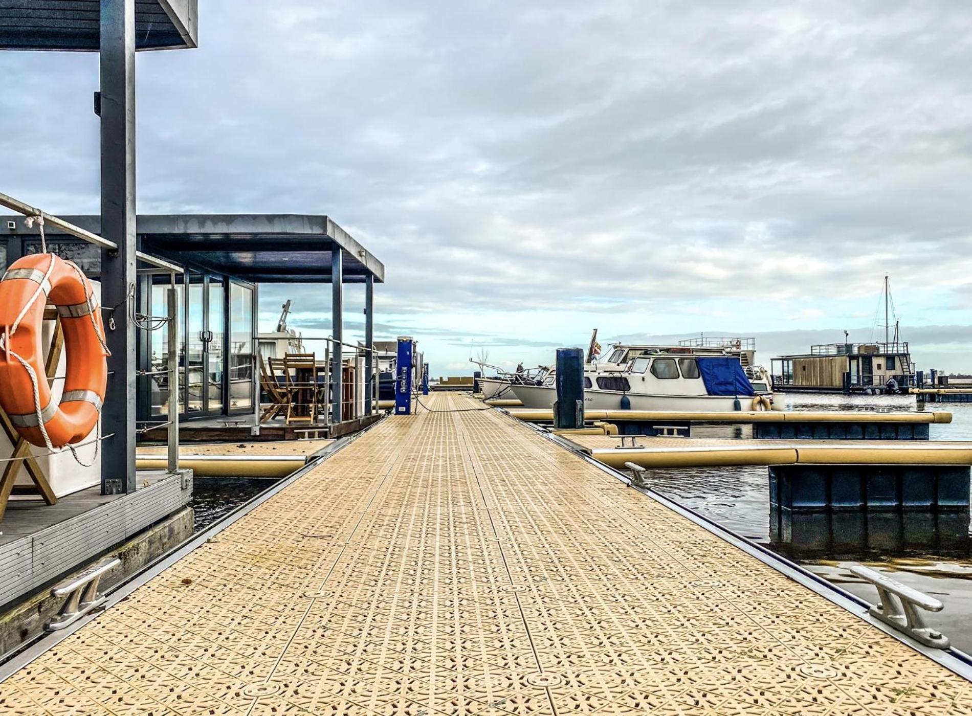Houseboat Blue Sneekermeer Offingawier المظهر الخارجي الصورة